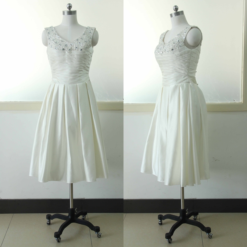 Sleeveless A-line Satin Wedding Dress V-neck Bridal Wedding Dress Beading Sequins Wedding Gowns Custom Us Size 0 2 4 6 8 10 12 14 16 18 ++